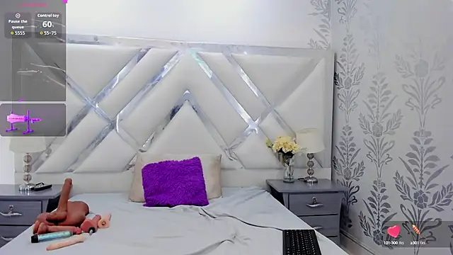 selenareyes online show from September 2025 08:34:01 PM