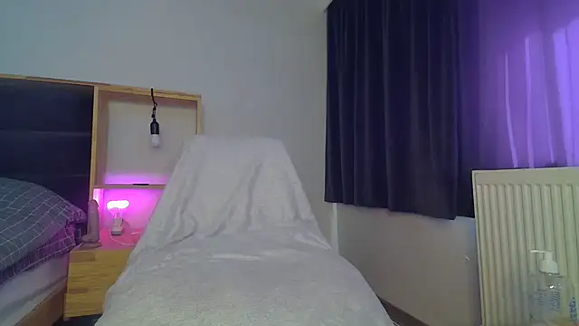 Melisss0404 online show from September 2025 09:33:02 AM