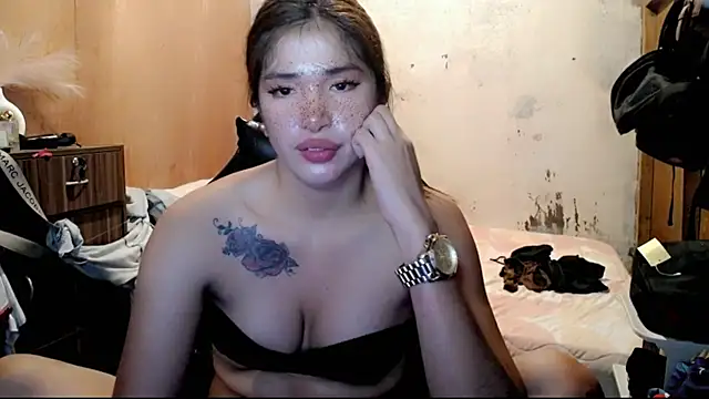 Snapshot of Cutierhyxx chatting on May 2026 07:19:02 PM Cutierhyxx online show from May 2026 07:19:02 PM