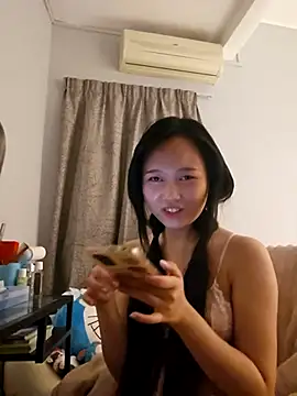 Snapshot of lirz06 chatting on February 2026 05:16:02 PM lirz06 online show from February 2026 05:16:02 PM