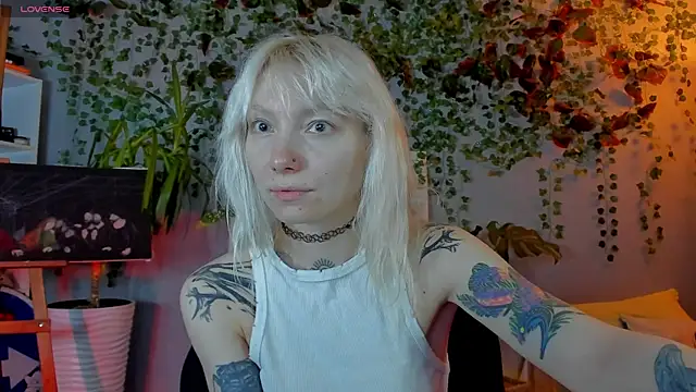 Snapshot of tattoo_art_baby chatting on July 2026 01:12:01 AM tattoo art baby online show from July 2026 01:12:01 AM