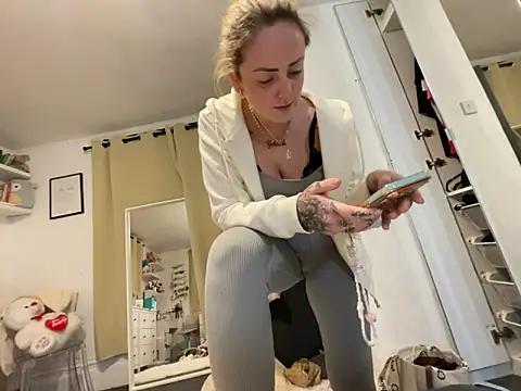 SofiaaBlackk online show from November 2025 05:34:01 PM