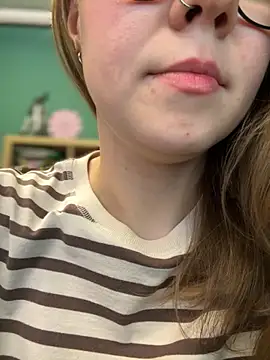 Snapshot of _CherryBloom_ chatting on September 2025 12:06:01 PM CherryBloom online show from September 2025 12:06:01 PM