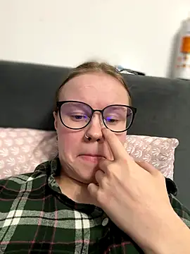 Snapshot of _CherryBloom_ chatting on September 2025 05:36:02 PM CherryBloom online show from September 2025 05:36:02 PM