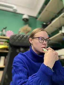 Snapshot of _CherryBloom_ chatting on September 2025 08:29:01 AM CherryBloom online show from September 2025 08:29:01 AM