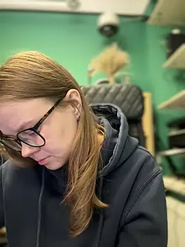 Snapshot of _CherryBloom_ chatting on September 2025 07:46:01 AM CherryBloom online show from September 2025 07:46:01 AM