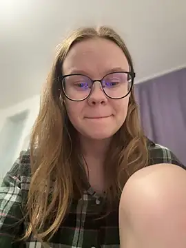 Snapshot of _CherryBloom_ chatting on October 2025 07:34:02 PM CherryBloom online show from October 2025 07:34:02 PM