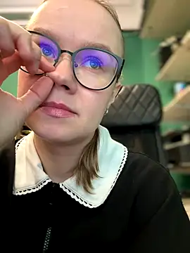 Snapshot of _CherryBloom_ chatting on October 2025 07:20:02 AM CherryBloom online show from October 2025 07:20:02 AM