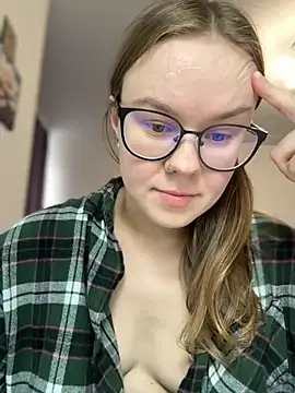 Snapshot of _CherryBloom_ chatting on October 2025 11:22:02 AM CherryBloom online show from October 2025 11:22:02 AM