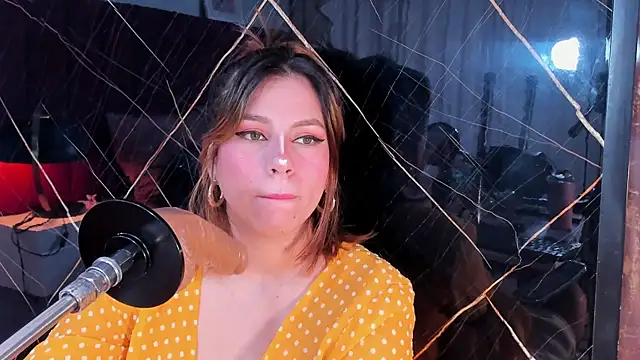 abby blond  online show from October 2025 12:46:02 PM