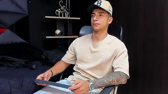 jaze bradley online show from December 2025 11:30:02 AM