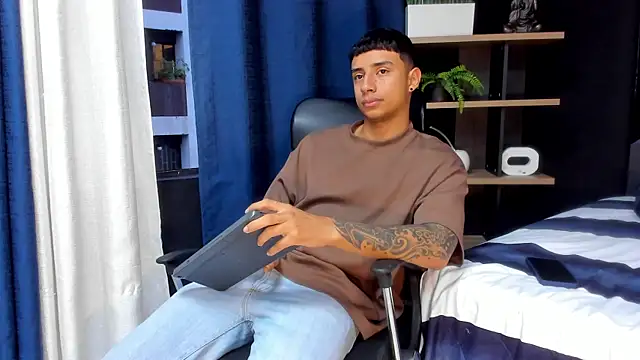 jaze bradley online show from January 2026 11:26:01 AM