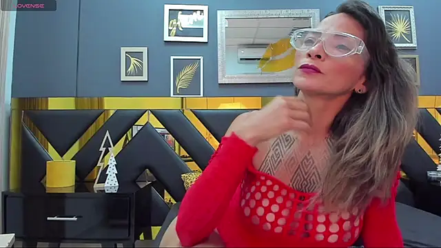 Kaya Tate online show from November 2025 07:26:02 PM