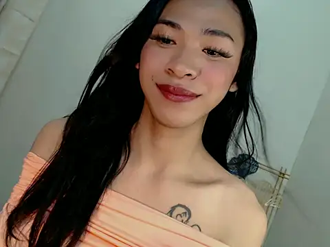 Snapshot of Annaloula chatting on November 2025 05:55:02 PM Annaloula online show from November 2025 05:55:02 PM