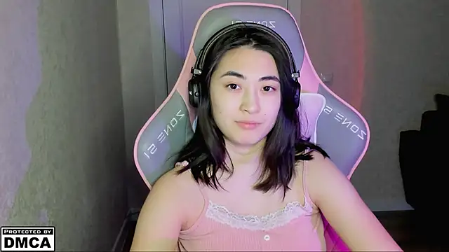 Snapshot of MeilideQian1 chatting on November 2025 08:20:01 PM MeilideQian1 online show from November 2025 08:20:01 PM