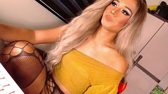 Snapshot of SissifyMeNow chatting on March 2026 03:22:01 AM SissifyMeNow online show from March 2026 03:22:01 AM