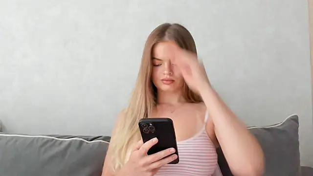 Sarah keyy online show from May 2026 06:09:01 PM