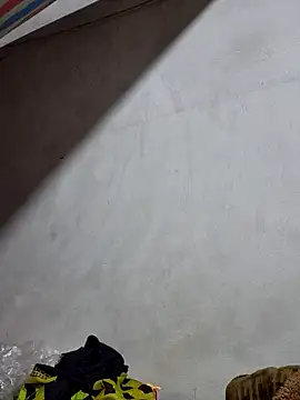 yoowwmr online show from November 2025 01:55:01 PM