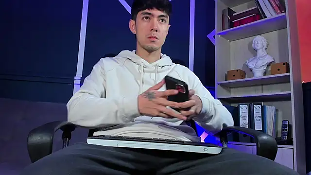 etham wolf  online show from September 2025 12:50:02 PM