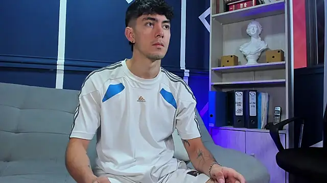 etham wolf  online show from October 2025 12:14:02 PM