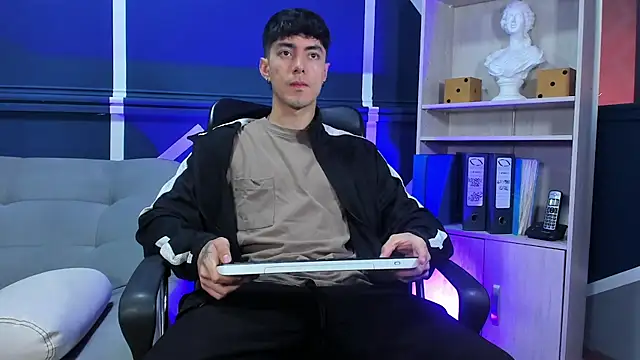 etham wolf  online show from October 2025 12:03:02 PM