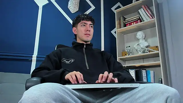 etham wolf  online show from November 2025 11:20:02 AM