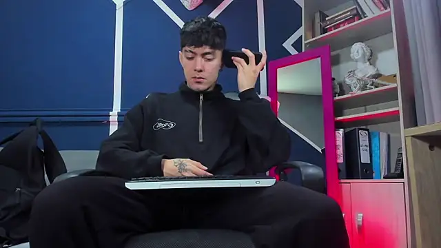 etham wolf  online show from November 2025 12:38:01 PM