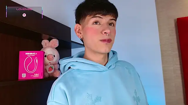 Ezra Storm online show from November 2025 08:35:02 PM