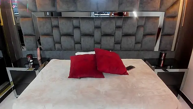 AndieJones  online show from September 2025 01:11:02 PM