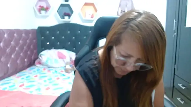 cristydirtyhot online show from March 2026 10:19:02 AM