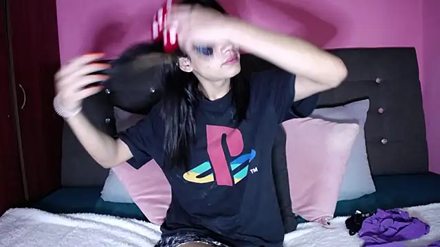 Snapshot of aleja_spearsx chatting on January 2026 12:21:01 PM aleja spearsx online show from January 2026 12:21:01 PM