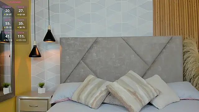 Jade Whisper online show from October 2025 01:29:01 AM