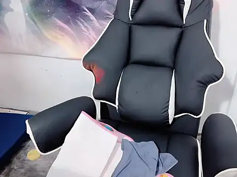 Snapshot of Bino119 chatting on November 2025 01:44:02 PM Bino119 online show from November 2025 01:44:02 PM