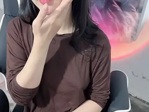 Snapshot of Bino119 chatting on November 2025 01:06:01 PM Bino119 online show from November 2025 01:06:01 PM