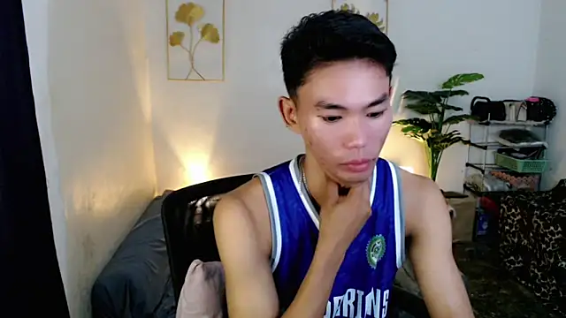 Snapshot of naughty_rence chatting on December 2025 08:37:02 PM naughty rence online show from December 2025 08:37:02 PM