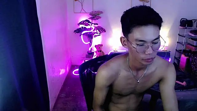 Snapshot of naughty_rence chatting on December 2025 05:27:02 AM naughty rence online show from December 2025 05:27:02 AM