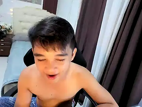 Snapshot of sexysam14 chatting on October 2025 04:52:01 PM sexysam14 online show from October 2025 04:52:01 PM