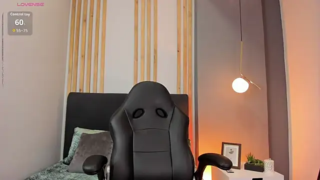 ivy collins  online show from October 2025 09:44:01 PM