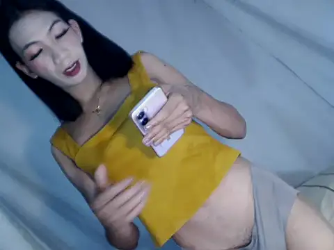 Snapshot of xyourdreamtrans chatting on December 2025 01:57:02 AM xyourdreamtrans online show from December 2025 01:57:02 AM