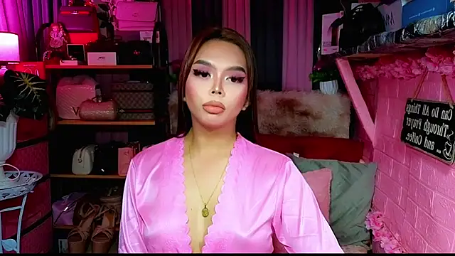 Snapshot of MoniqueCeleste chatting on November 2025 01:59:01 AM MoniqueCeleste online show from November 2025 01:59:01 AM