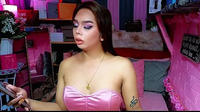 Snapshot of MoniqueCeleste chatting on November 2025 04:12:02 PM MoniqueCeleste online show from November 2025 04:12:02 PM