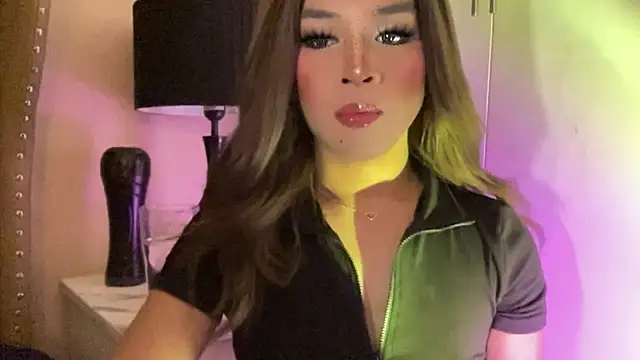 Snapshot of solana_imani chatting on November 2025 02:28:01 PM solana imani online show from November 2025 02:28:01 PM