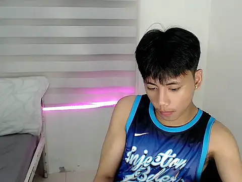 ynotyu online show from October 2025 03:32:01 PM