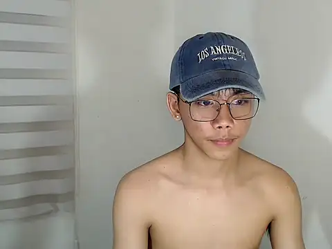 ynotyu online show from October 2025 05:41:02 AM