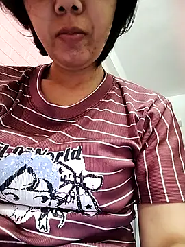 LuxiLuxi18x online show from November 2025 12:16:02 PM