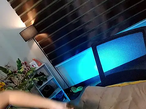 Snapshot of Bella_subhunterx chatting on February 2026 08:51:01 AM Bella subhunterx online show from February 2026 08:51:01 AM