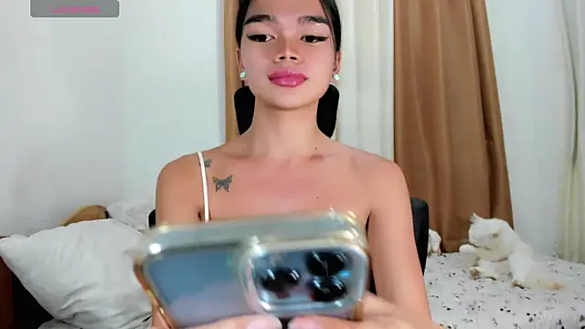 Snapshot of kendall_petite18 chatting on July 2026 07:07:02 PM kendall petite18 online show from July 2026 07:07:02 PM