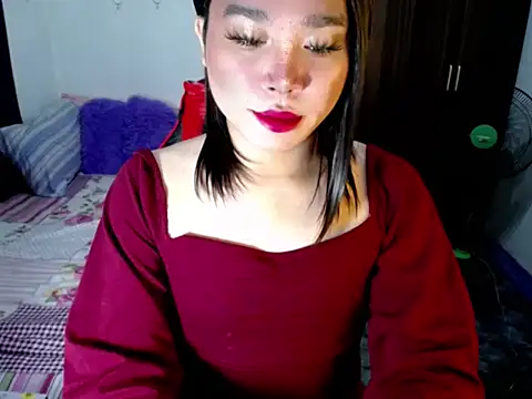 Urassiansweetcummer online show from September 2025 12:26:02 AM