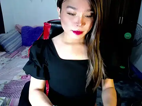 Urassiansweetcummer online show from October 2025 02:14:02 PM