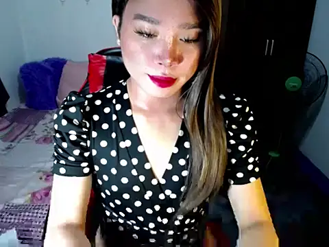 Urassiansweetcummer online show from October 2025 01:33:02 AM